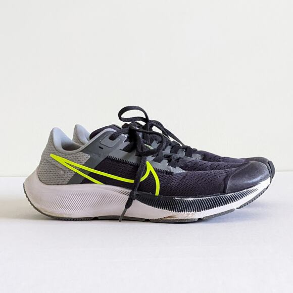 Nike Boys Air Zoom Pegasus 38 Size 7Y CZ4178-005 Black Gray Running Shoes - Picture 1 of 11